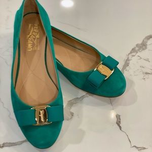 Teal Salvatore Ferragamo Flats, Size 7!